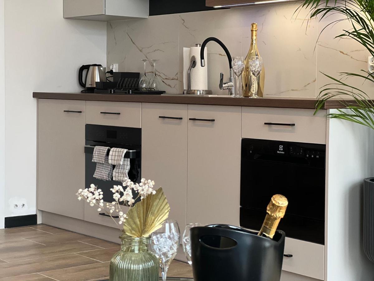 Party Avangarde Apartments City Center 莱鲍 外观 照片