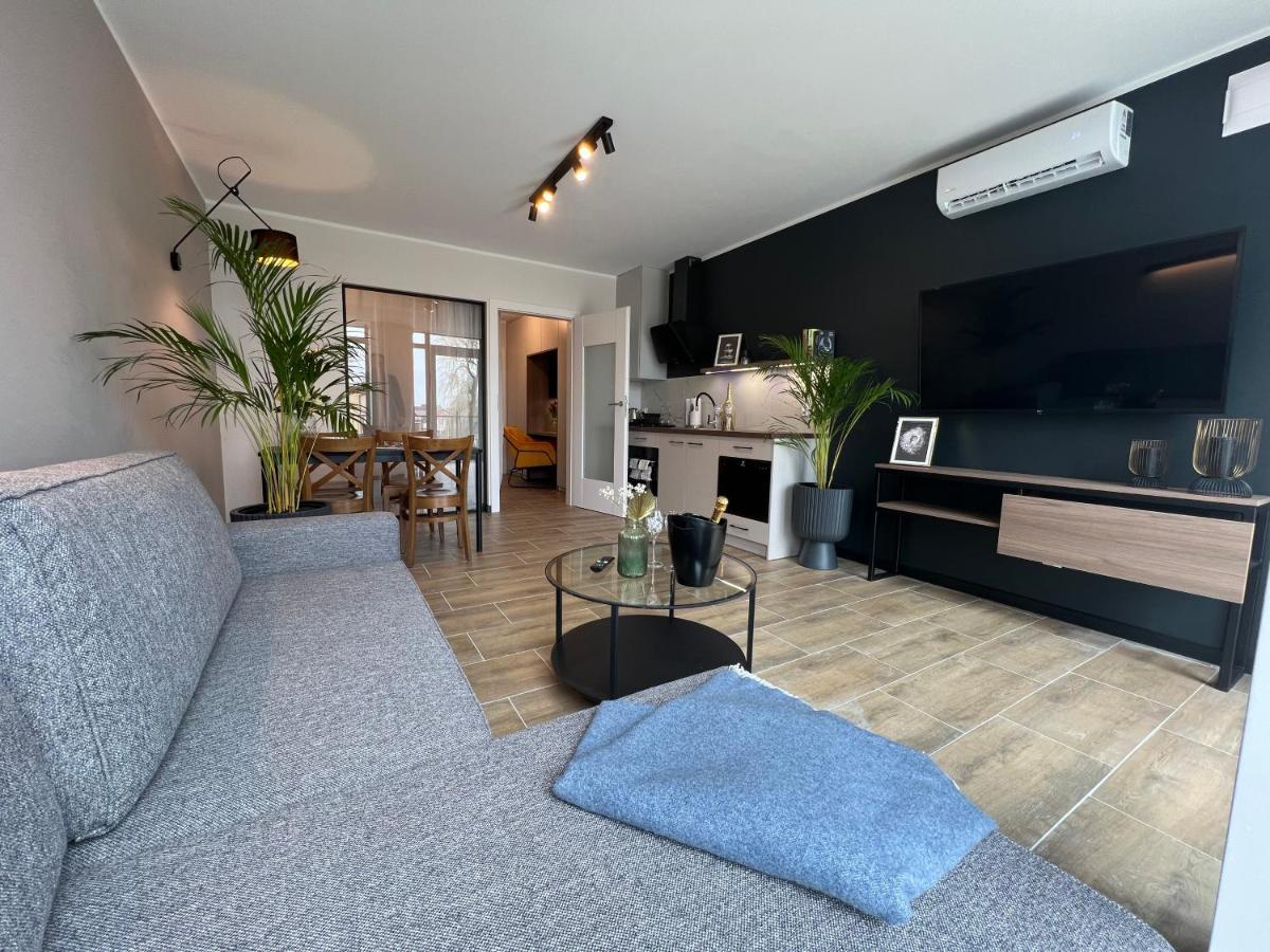 Party Avangarde Apartments City Center 莱鲍 外观 照片