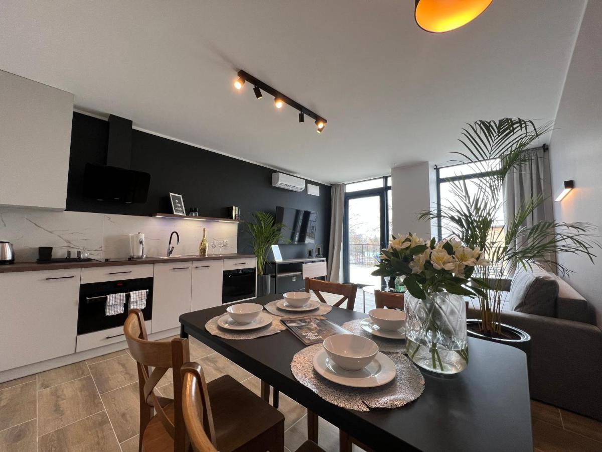 Party Avangarde Apartments City Center 莱鲍 外观 照片