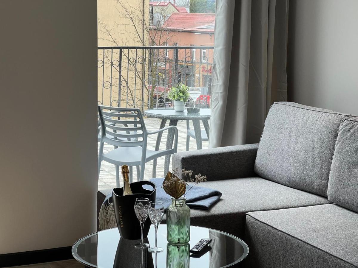 Party Avangarde Apartments City Center 莱鲍 外观 照片