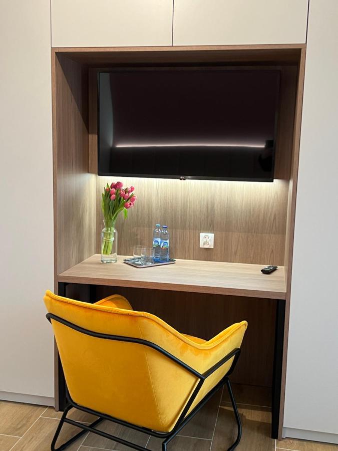 Party Avangarde Apartments City Center 莱鲍 外观 照片