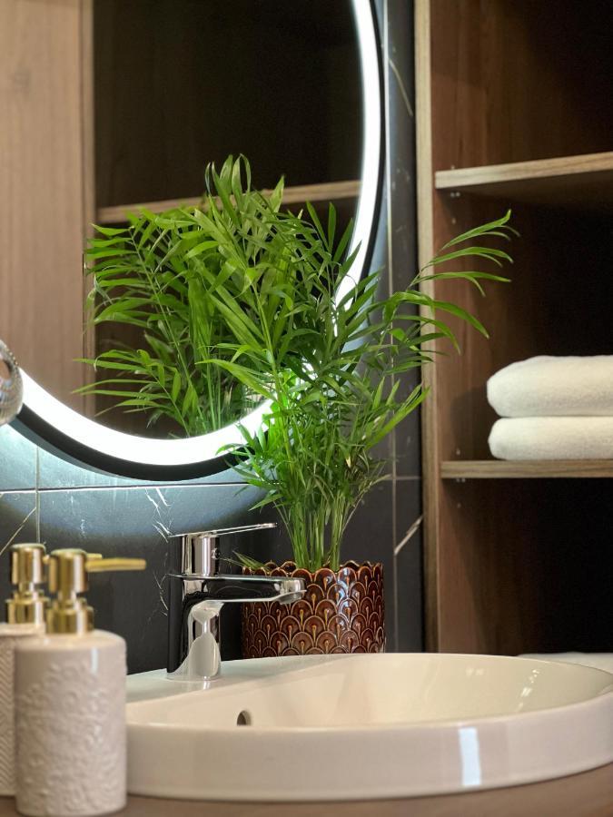 Party Avangarde Apartments City Center 莱鲍 外观 照片