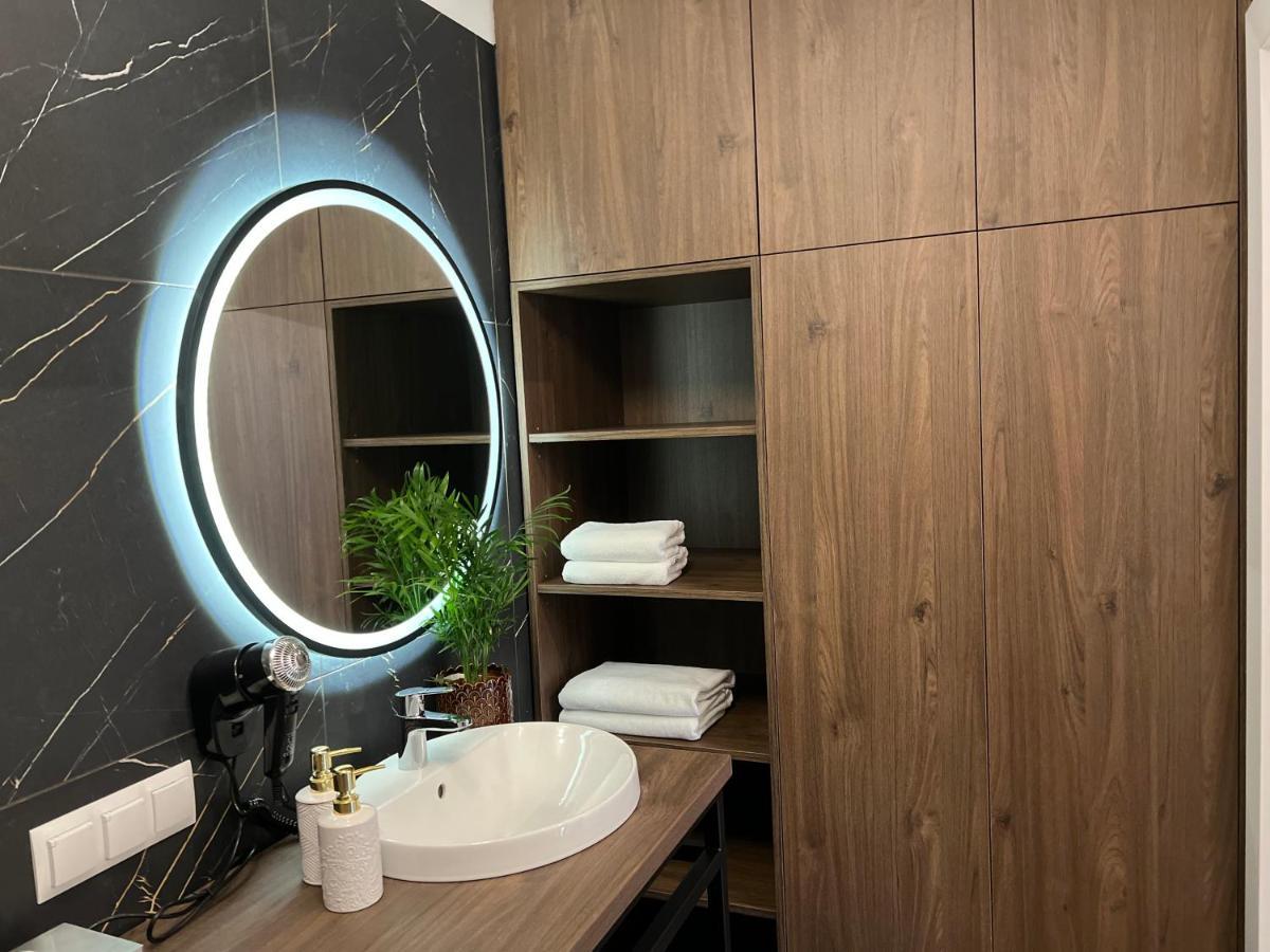 Party Avangarde Apartments City Center 莱鲍 外观 照片