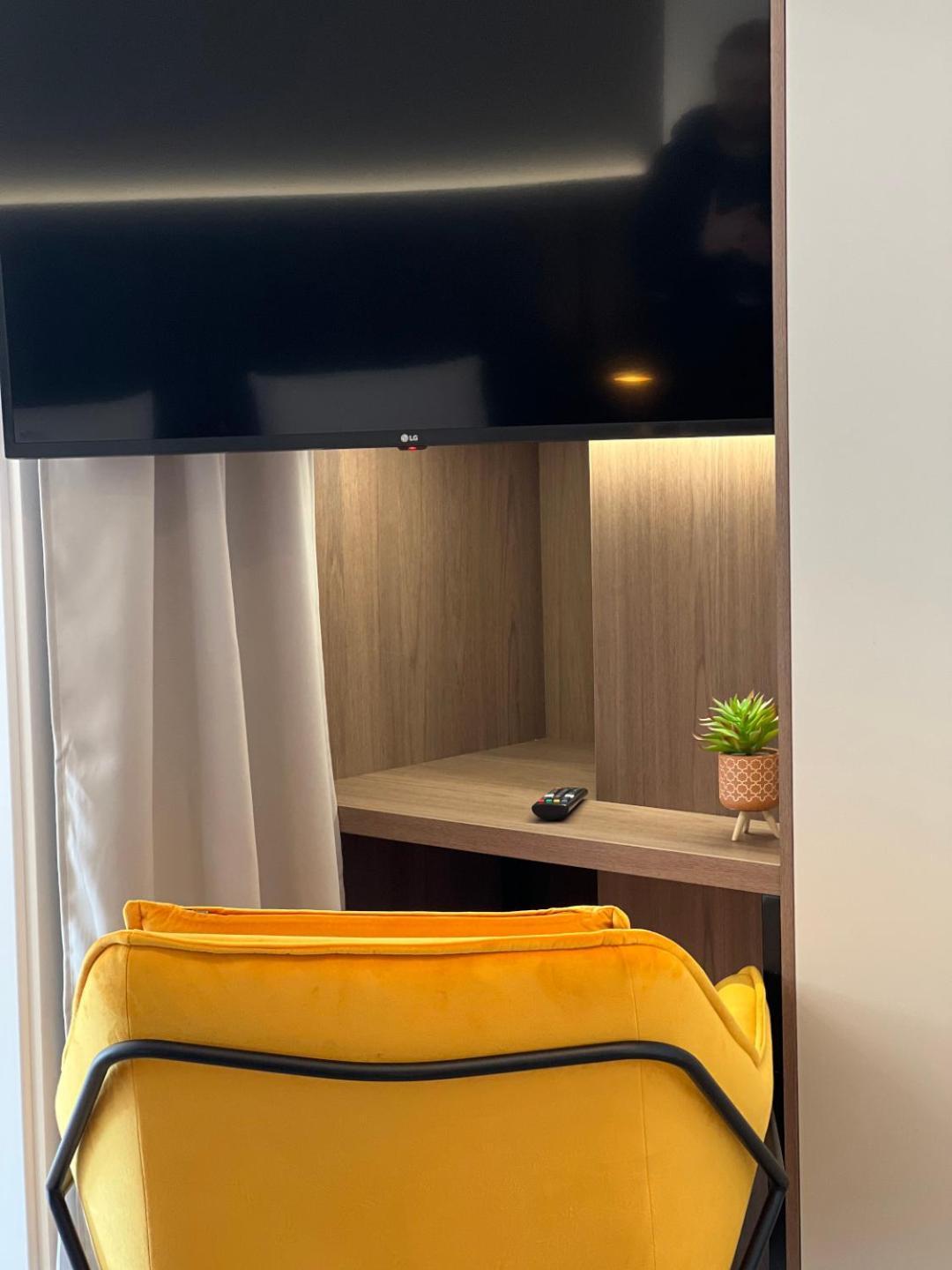 Party Avangarde Apartments City Center 莱鲍 外观 照片
