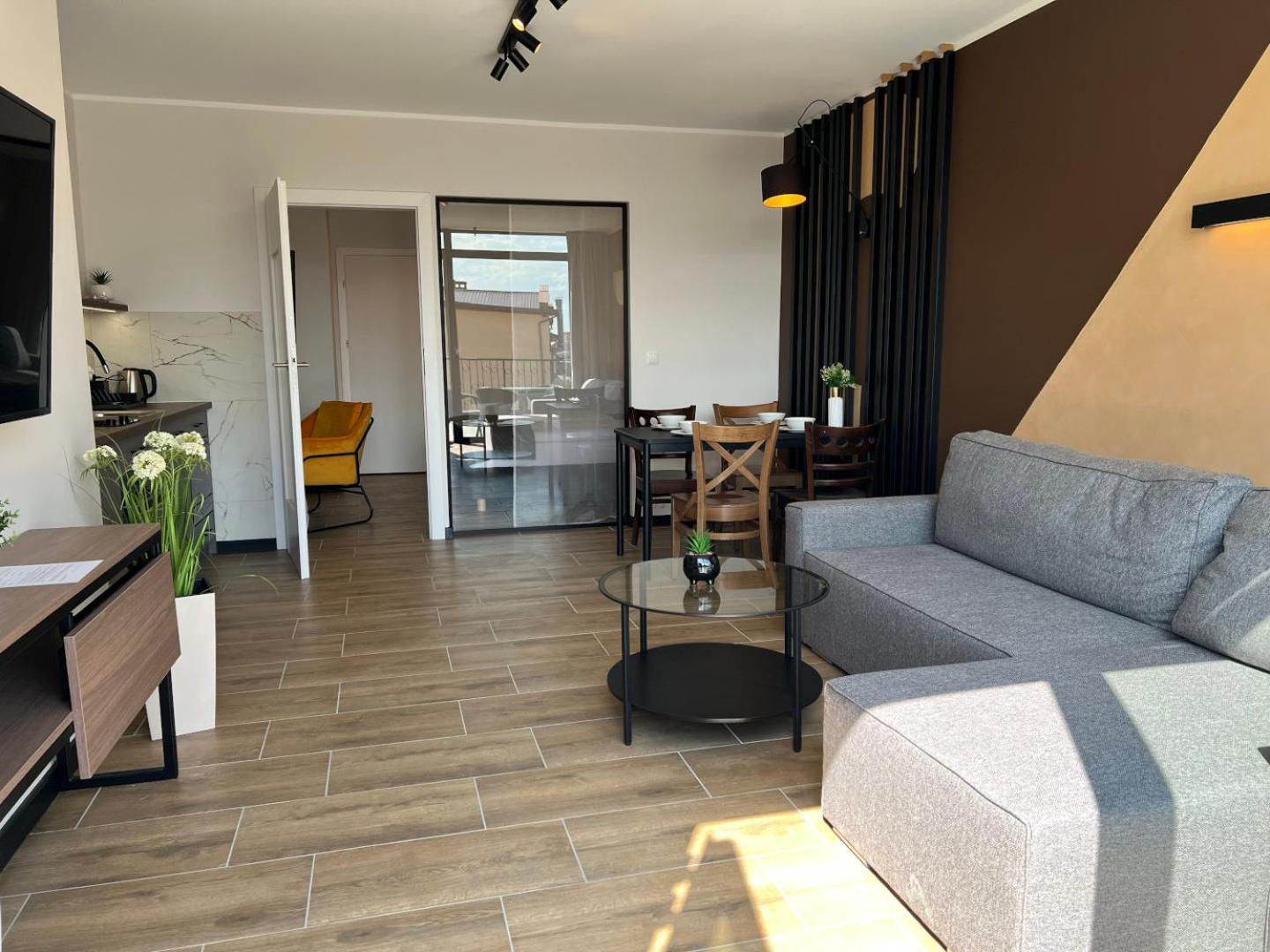 Party Avangarde Apartments City Center 莱鲍 外观 照片